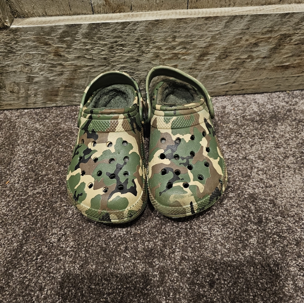 Lined off brand crocs